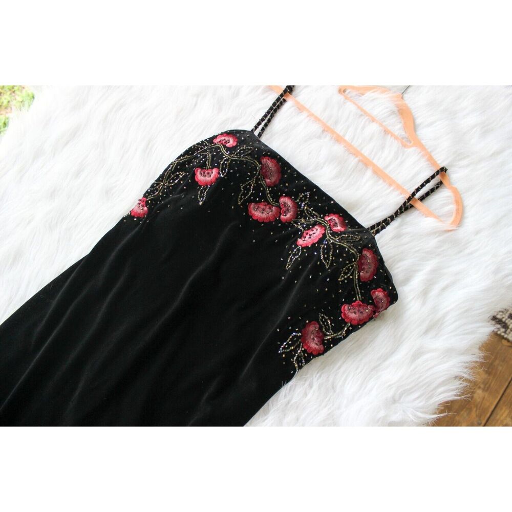 Xscape By Joanna Chen Black Evening Gown With Beaded Floral Design Size 10 - Picture 13 of 16
